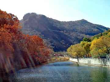 澳门精准正版免费大全14年新，巫峡棺山